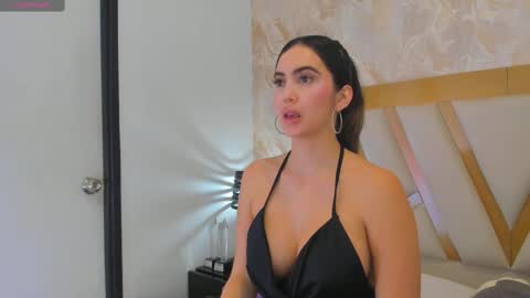 Snapshot of sophiekozlov chatting on 02-28-25, 04:42 Sophie online show from 02-28-25, 04:42