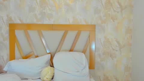 Snapshot of sophiekozlov chatting on 09-17-25, 12:51 Sophie online show from 09-17-25, 12:51