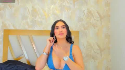 Snapshot of sophiekozlov chatting on 10-18-25, 01:34 Sophie online show from 10-18-25, 01:34
