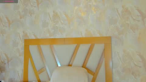 Snapshot of sophiekozlov chatting on 12-18-25, 12:33 Sophie online show from 12-18-25, 12:33