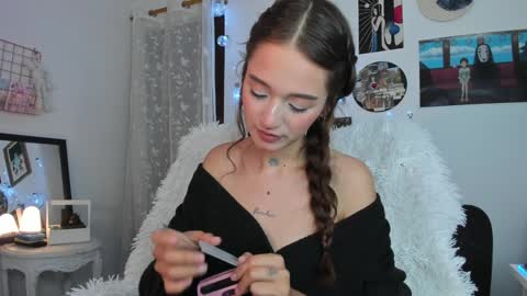 Snapshot of sophieluck chatting on 02-05-25, 05:52 Sophie online show from 02-05-25, 05:52