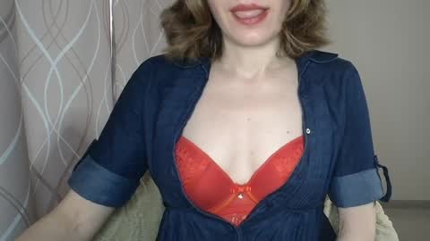 Sophiemisss online show from 03-25-26, 07:47