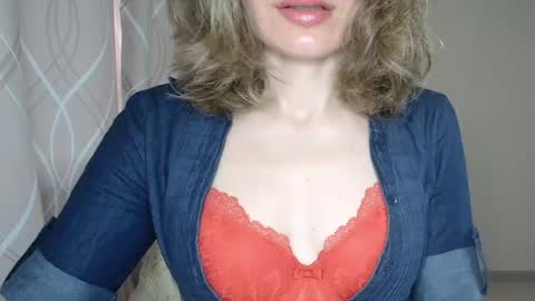 Snapshot of sophiemisss chatting on 05-27-26, 06:54 Sophiemisss online show from 05-27-26, 06:54
