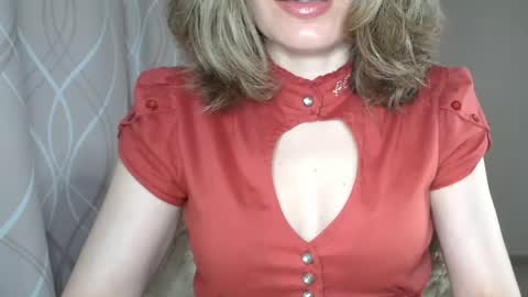 Snapshot of sophiemisss chatting on 05-28-26, 06:32 Sophiemisss online show from 05-28-26, 06:32