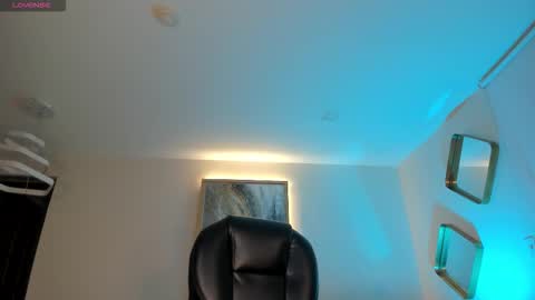 Snapshot of sophiepalmerx chatting on 11-26-25, 10:49 Sophie Palmer online show from 11-26-25, 10:49