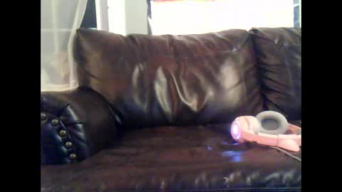 Snapshot of sophiepizza chatting on 12-31-24, 11:31 Soph online show from 12-31-24, 11:31