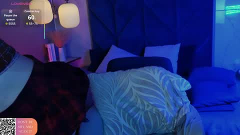 Sophie online show from 04-25-26, 08:28