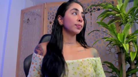 sophierooy online show from 02-05-25, 12:49