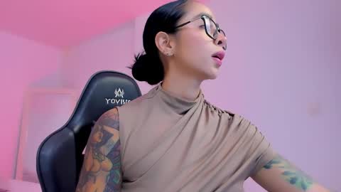 Snapshot of sophierooy chatting on 05-03-26, 01:11 sophierooy online show from 05-03-26, 01:11