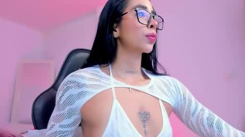 Snapshot of sophierooy chatting on 05-14-26, 02:24 sophierooy online show from 05-14-26, 02:24