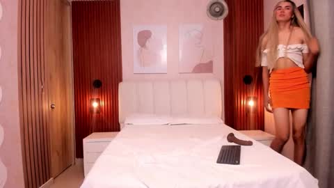 Snapshot of sophiesexxx_ chatting on 03-07-26, 11:13 SOPHIE online show from 03-07-26, 11:13