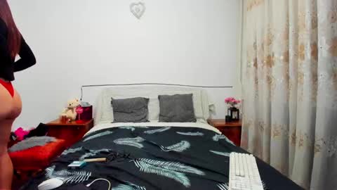 Sophie online show from 12-11-24, 05:26