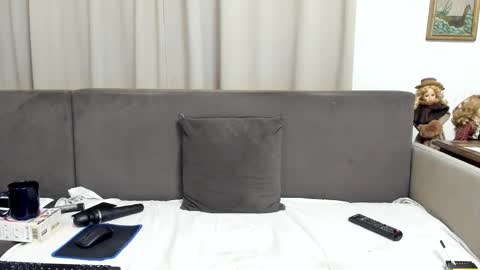 Sofia online show from 09-12-25, 03:17