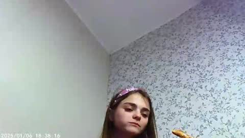 Sophie and my bestie Mandy    online show from 01-05-25, 08:21