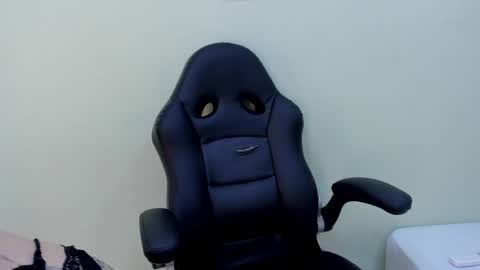 sophieturner_mg online show from 04-27-26, 07:23