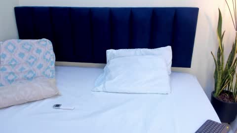 sophieturner_mg online show from 04-28-26, 07:19