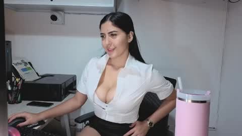 Snapshot of sophiie_blakee chatting on 04-12-26, 12:15 Sophiee online show from 04-12-26, 12:15