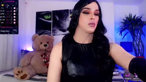 Sophie Sweet online show from 01-17-25, 06:26