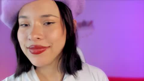 Snapshot of sophiiewilliams chatting on 12-19-24, 10:32 Sophiie Williams online show from 12-19-24, 10:32