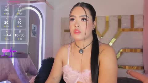 sophy  online show from 12-22-25, 02:30