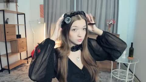 Snapshot of sophystarks chatting on 12-14-25, 07:36 Emilia You can call me Emmy online show from 12-14-25, 07:36