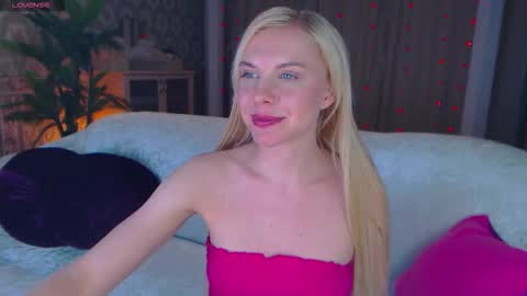 Lisa online show from 11-12-25, 08:59