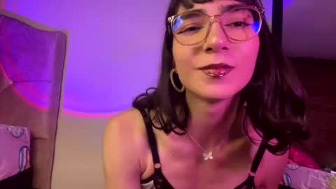 Snapshot of soulmate_aura chatting on 11-05-25, 01:05 Soul Aura online show from 11-05-25, 01:05