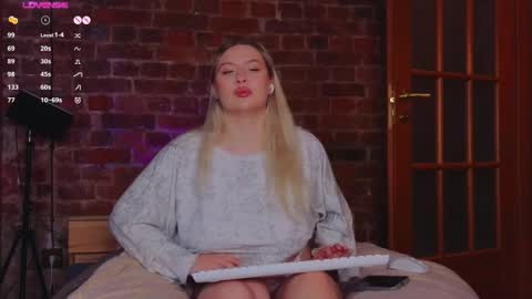 soulmeinme online show from 10-28-25, 08:11