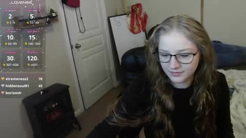 Snapshot of southerbunny chatting on 12-13-24, 10:41 Bunnydathug online show from 12-13-24, 10:41