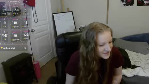 Snapshot of southerbunny chatting on 12-22-24, 12:05 Bunnydathug online show from 12-22-24, 12:05