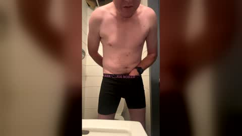 Snapshot of southernblueyes chatting on 05-02-26, 04:45 Southernblueyes online show from 05-02-26, 04:45