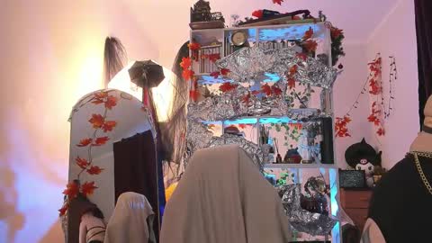 Leah online show from 11-27-25, 06:21