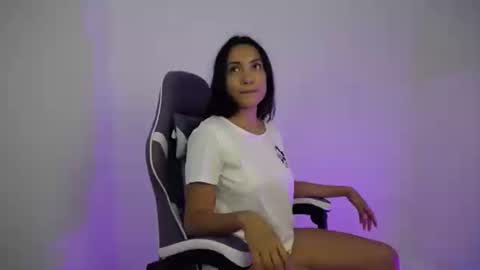 Snapshot of sowet00 chatting on 01-12-25, 01:21 Ana  online show from 01-12-25, 01:21