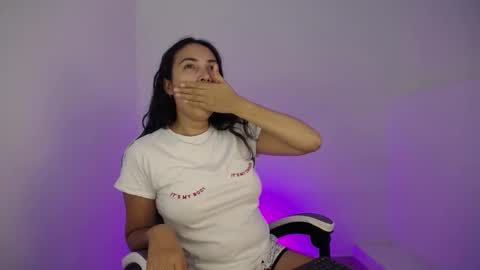 Snapshot of sowet00 chatting on 02-04-25, 11:38 Ana  online show from 02-04-25, 11:38