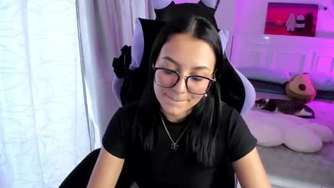 Lili online show from 02-20-25, 10:04