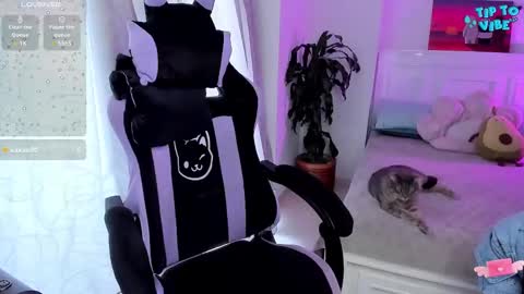 Snapshot of soy___lili chatting on 02-23-25, 09:48 Lili online show from 02-23-25, 09:48