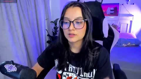 Lili online show from 09-11-25, 10:32