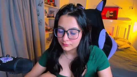 Snapshot of soy___lili chatting on 11-12-25, 11:25 Lili online show from 11-12-25, 11:25