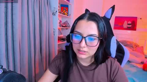 Snapshot of soy___lili chatting on 11-18-25, 04:06 Lili online show from 11-18-25, 04:06