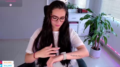 Snapshot of soyabby_ chatting on 01-31-25, 09:48 Luisa online show from 01-31-25, 09:48