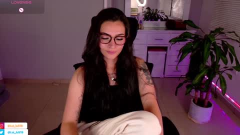 Snapshot of soyabby_ chatting on 02-03-25, 12:04 Luisa online show from 02-03-25, 12:04