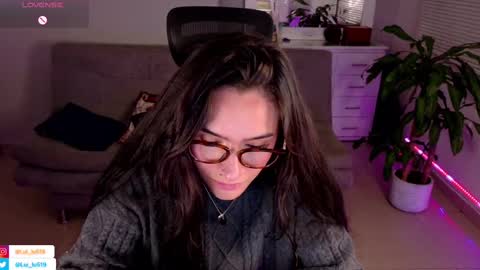 Snapshot of soyabby_ chatting on 02-13-25, 02:01 Luisa online show from 02-13-25, 02:01