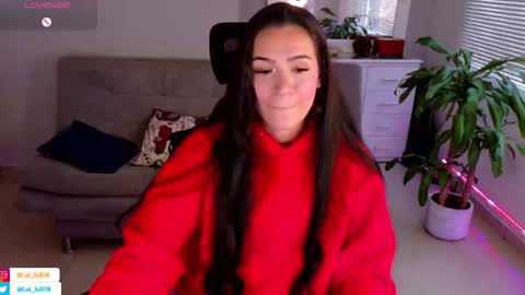 Snapshot of soyabby_ chatting on 02-13-25, 10:11 Luisa online show from 02-13-25, 10:11