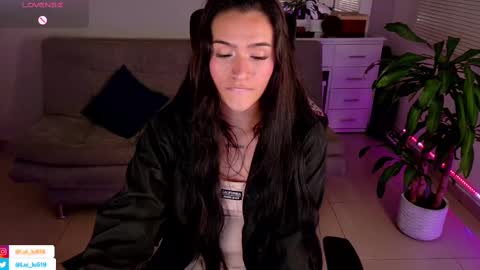 Snapshot of soyabby_ chatting on 02-23-25, 11:58 Luisa online show from 02-23-25, 11:58