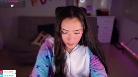 Snapshot of soyabby_ chatting on 03-07-25, 11:27 Luisa online show from 03-07-25, 11:27