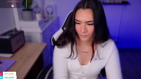 Snapshot of soyabby_ chatting on 09-11-25, 11:38 Luisa online show from 09-11-25, 11:38