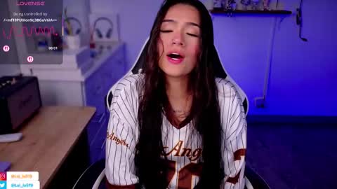 Snapshot of soyabby_ chatting on 09-17-25, 10:44 Luisa online show from 09-17-25, 10:44