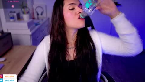 Snapshot of soyabby_ chatting on 09-27-25, 12:59 Luisa online show from 09-27-25, 12:59