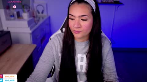 Snapshot of soyabby_ chatting on 10-21-25, 06:03 Luisa online show from 10-21-25, 06:03