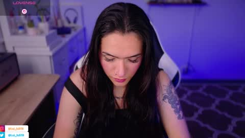 Snapshot of soyabby_ chatting on 11-12-25, 11:36 Luisa online show from 11-12-25, 11:36